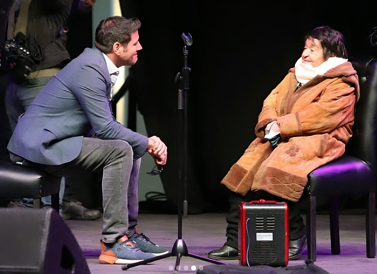 Pancho Saavedra en uno de los muchos encuentros que tuvo con Cecilia