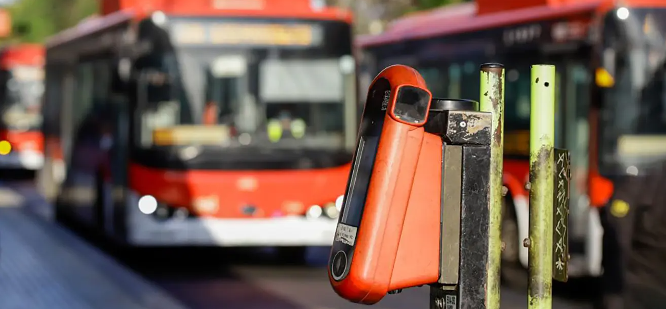 Pago del transporte público de Santiago con código QR permitirá optar a usos gratuitos Pago del transporte público de Santiago con código QR permitirá optar a usos gratuitos
