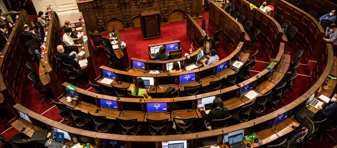 Cadem asegura que la nueva propuesta de nueva Constitución va rumbo al rechazo Cadem asegura que la nueva propuesta de nueva Constitución va rumbo al rechazo