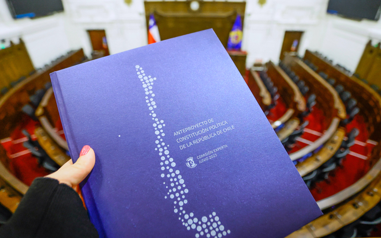 Los partidos del FA llamaron a rechazar la nueva propuesta de Constitución