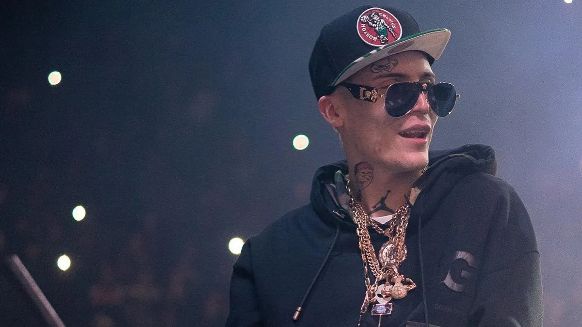 Marcianeke no llegó a un show comprometido con Bomberos