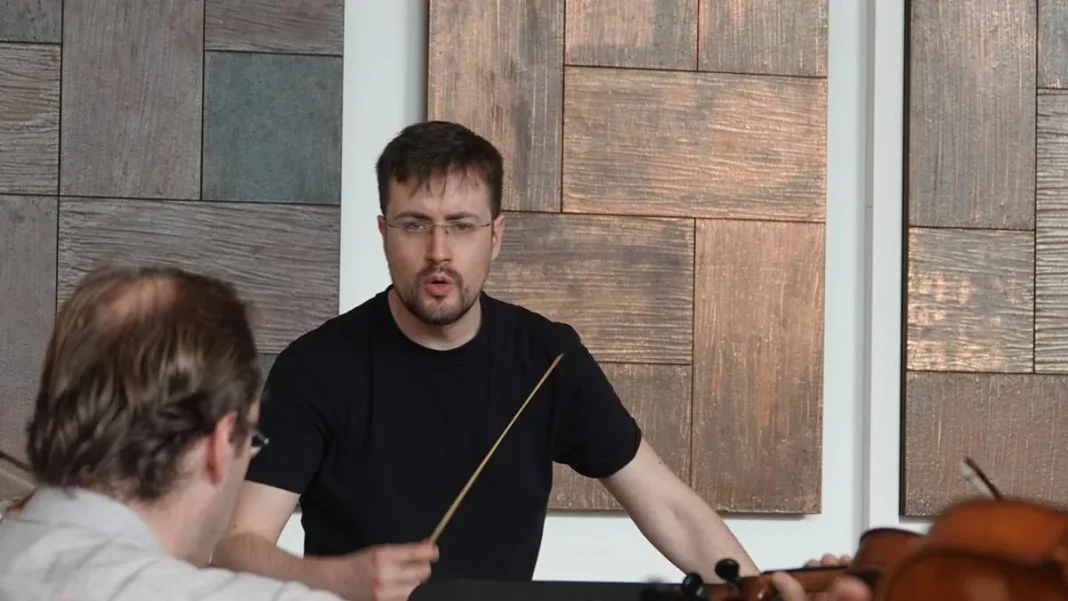 Javier Álvarez debuta con la Orquesta Usach en un emocionante concierto gratuito.