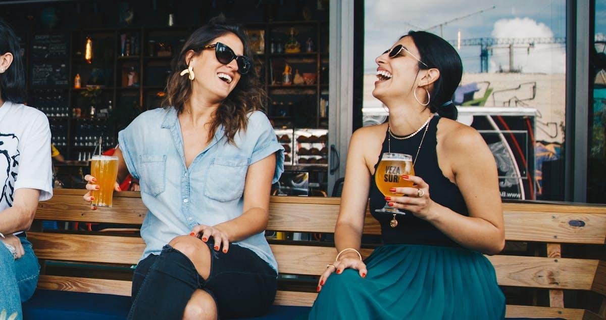 Explorando la felicidad de mujeres solteras y sin hijos: ¿mito o realidad?