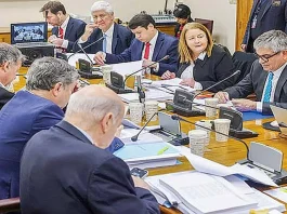 Comisión aprueba cambios en gobernanza del SII en medio de dudas sobre Etcheberry.