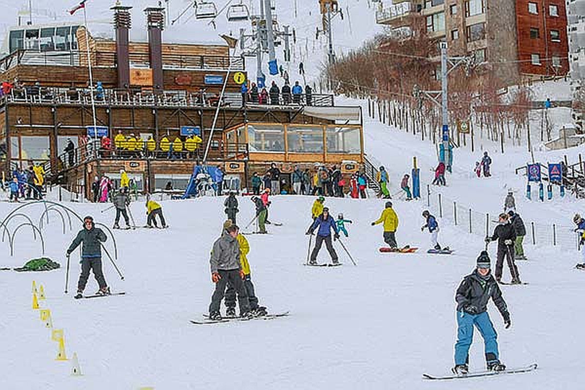 Brasileños fomentan el turismo invernal; se espera gran afluencia de argentinos en verano.