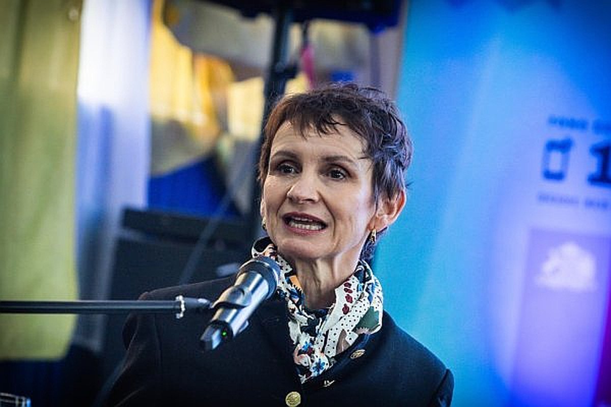 Ministra Tohá expresa su pesar por el asesinato de un carabinero en crisis de seguridad.