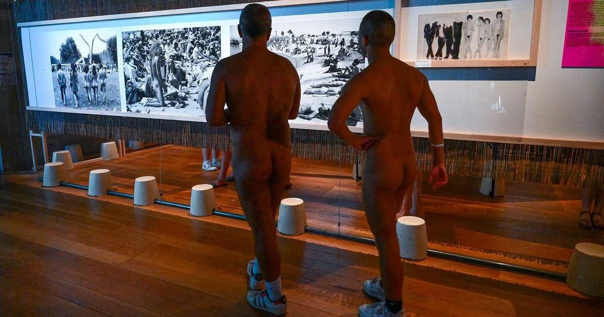 Un museo en Francia invita a los visitantes a desnudarse para disfrutar del arte.