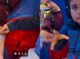 Padres se tatúan símbolos para conectar con su hijo autista no verbal.