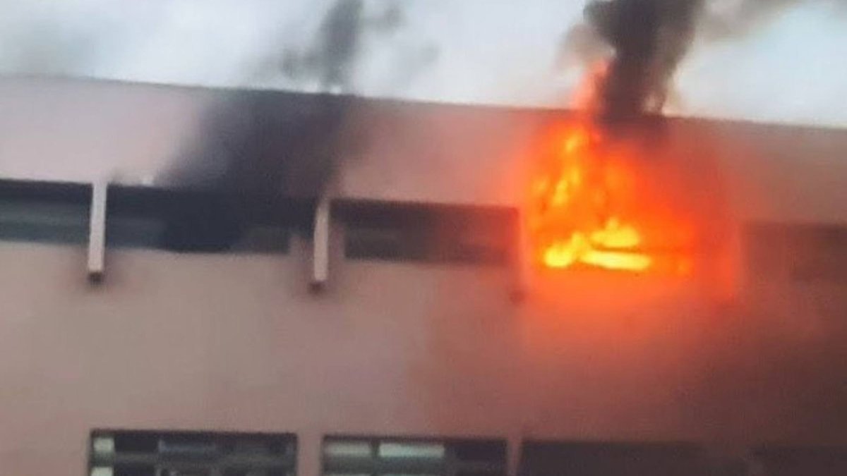 Incendio voraz cerca del penal Punta Peuco