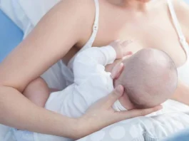 Mamá trabajadora: Estrategias para extraer y conservar la leche materna con éxito.