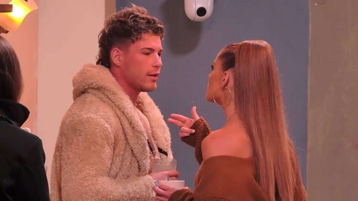 Conflicto explosivo: Gala Caldirola y Raimundo Cerda protagonizan una intensa pelea. Conflicto explosivo: Gala Caldirola y Raimundo Cerda protagonizan una intensa pelea.