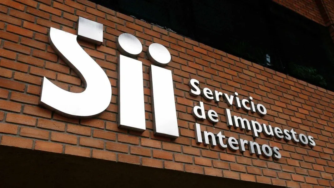Alerta del SII: Cuidado con el correo falso que pide descargar una app sospechosa.
