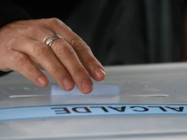 Aspirantes a la alcaldía de Sierra Gorda protagonizan violento enfrentamiento en Antofagasta.