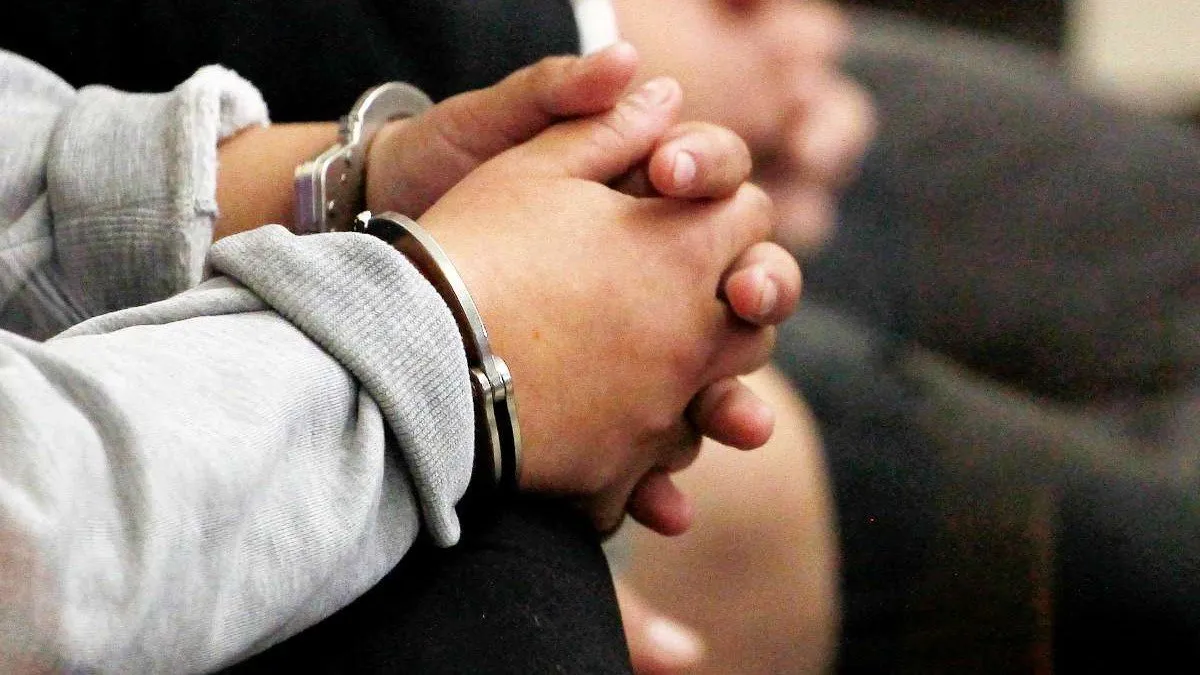 Condena de 5 años a conductor ebrio que causó la muerte de un trabajador portuario.