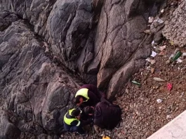 Hombre se accidenta al intentar una selfie en roqueríos de Cartagena; lesiones graves.