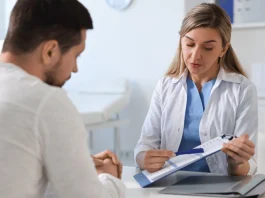 Un derrame cerebral a los 43 años: su historia y el primer síntoma que notó.