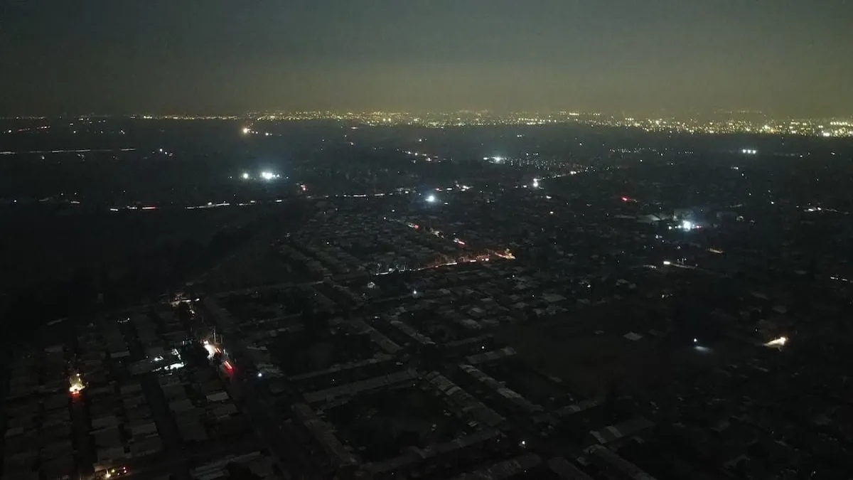 Masivo corte de luz afecta a tres comunas del sur de la Región Metropolitana. Masivo corte de luz afecta a tres comunas del sur de la Región Metropolitana.