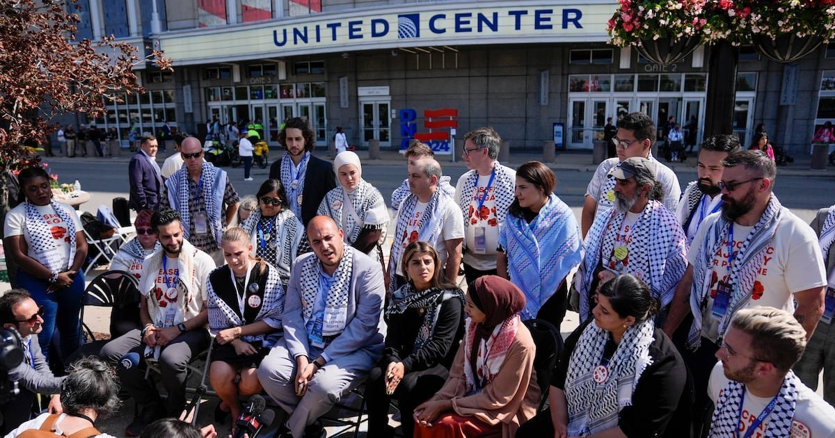 Kamala Harris aborda divisiones internas en el discurso de la Convención Demócrata sobre Gaza.