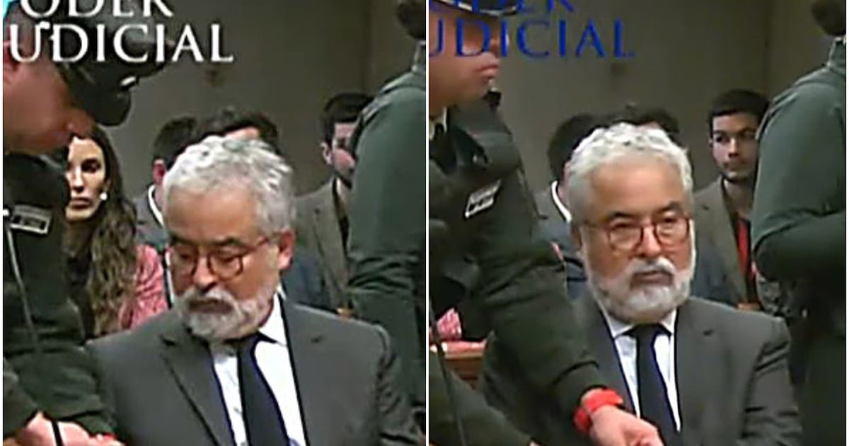 Luis Hermosilla es trasladado a Santiago Uno tras su prisión preventiva. Luis Hermosilla es trasladado a Santiago Uno tras su prisión preventiva.