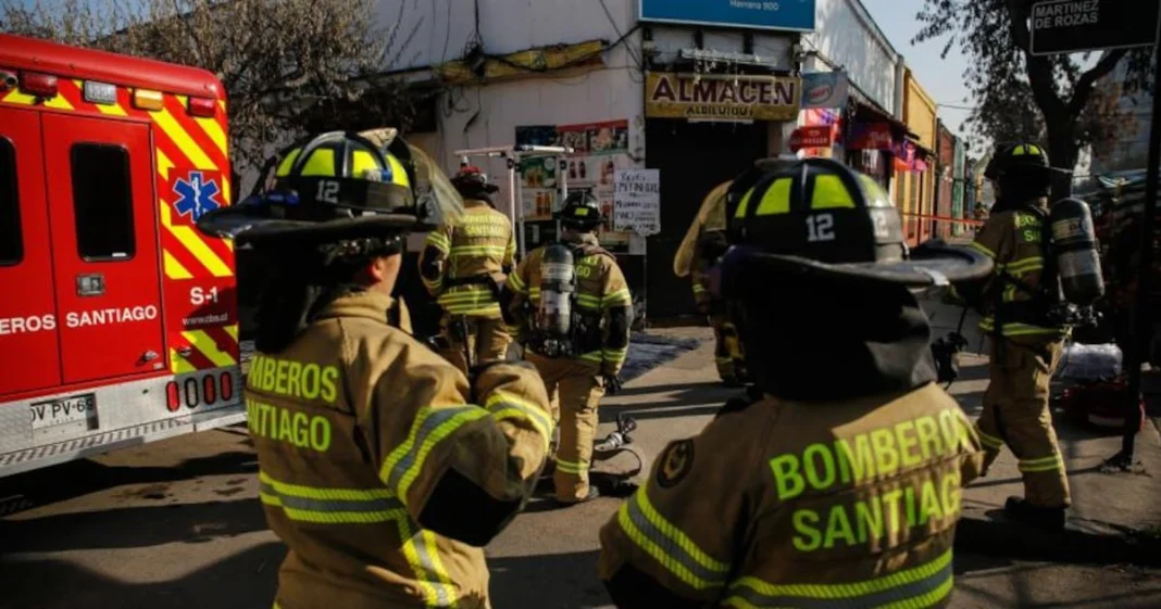 Hallan a un hombre de 92 años fallecido tras fuga de cianuro en Santiago. Hallan a un hombre de 92 años fallecido tras fuga de cianuro en Santiago.