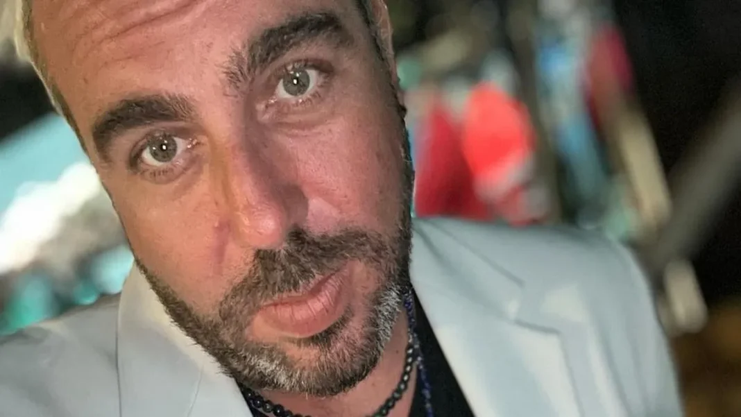 Kaminski enfrenta nuevos desafíos tras revelarse una millonaria deuda acumulada.