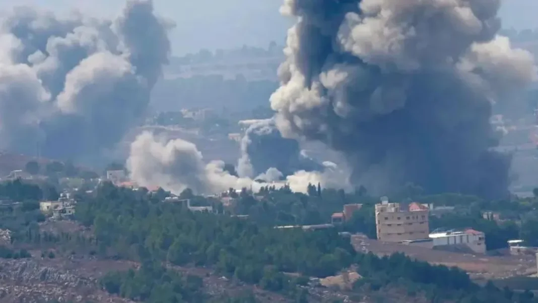 Israel intensifica ataques en Líbano y evalúa incursión terrestre contra Hezbolá.