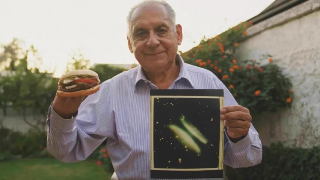 El chileno que descubrió la nebulosa 'hamburguesa' y conquistó a Burger King.