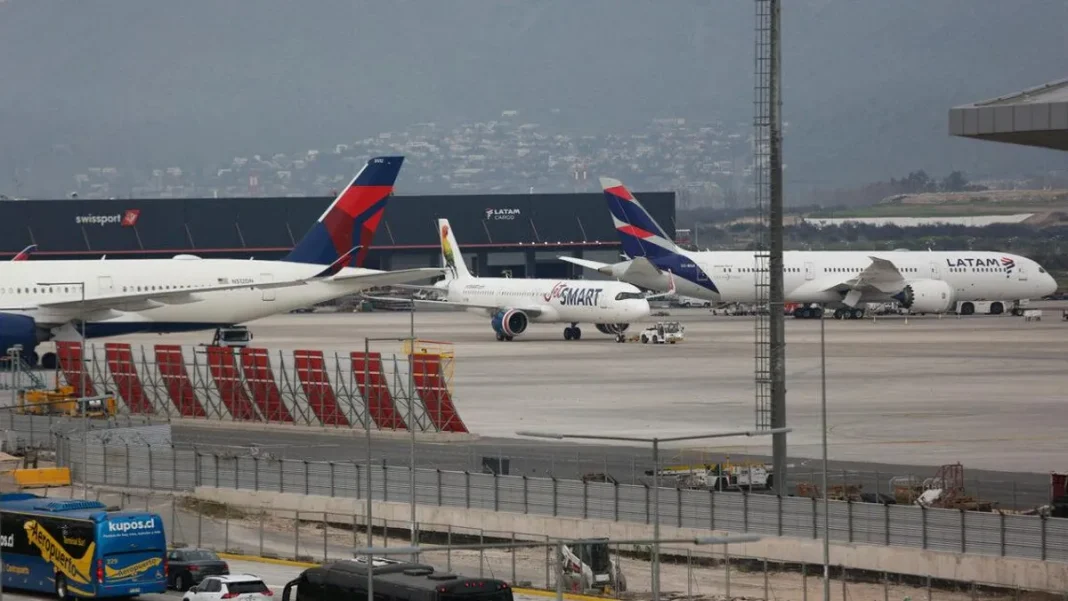 Venezuela suspende vuelos comerciales con Chile Venezuela suspende vuelos comerciales con Chile