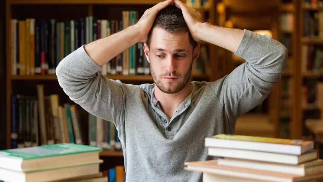 Explora por qué olvidamos lo aprendido y cómo mejorar nuestra memoria.