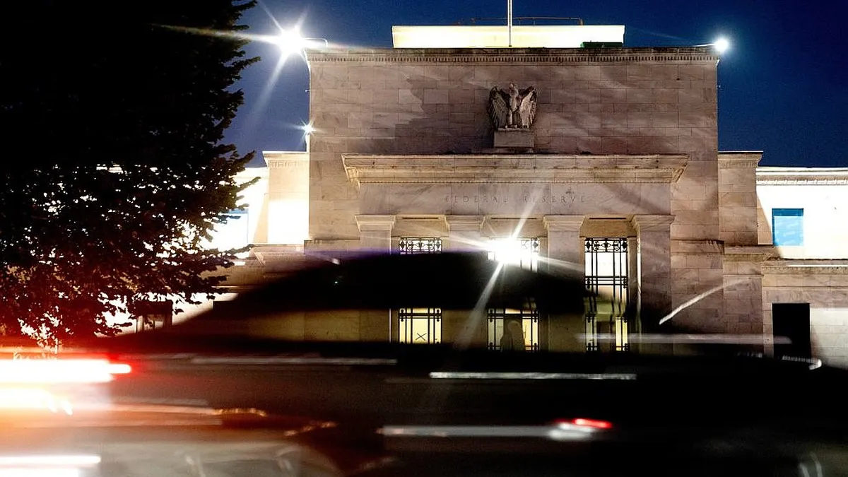 El mundo se adapta a la flexibilización de la Fed tras 36 horas de volatilidad en tasas.