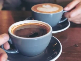 Descubre cuántas tazas de café al día benefician la salud de tu corazón.