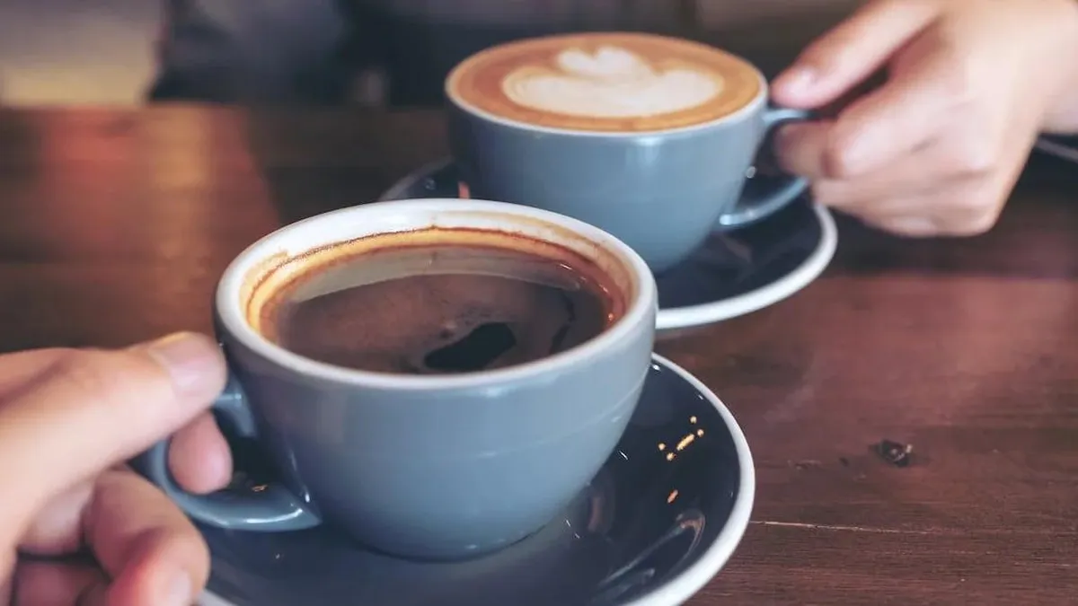 Descubre cuántas tazas de café al día benefician la salud de tu corazón.