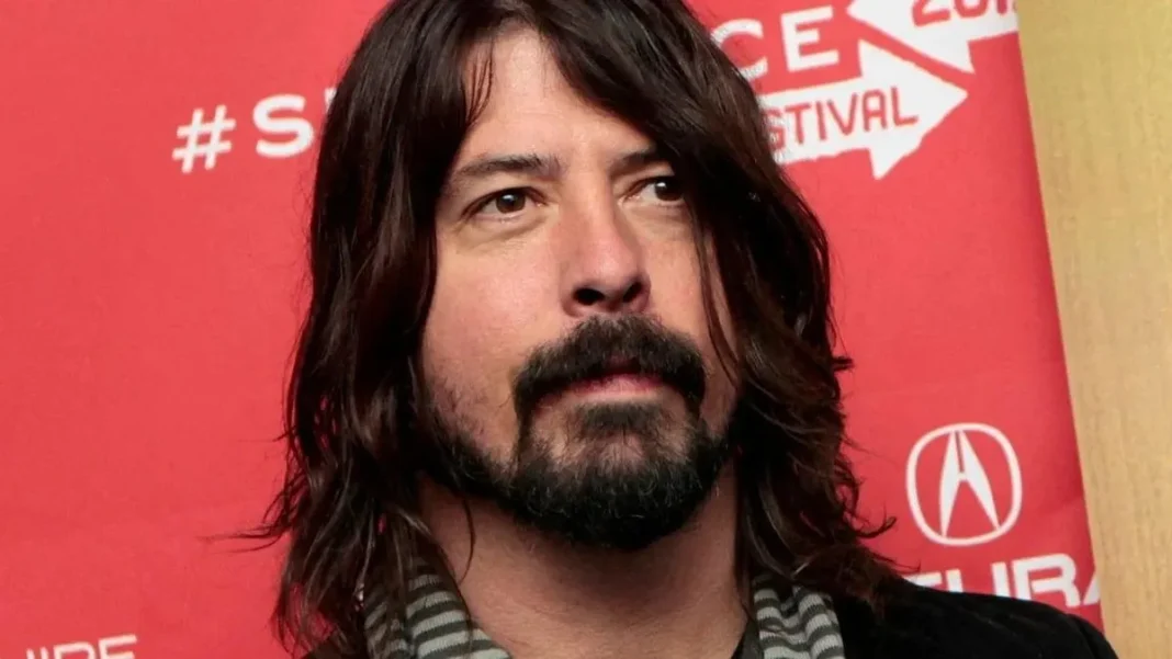 Dave Grohl sorprende al revelar que tuvo una hija fuera del matrimonio.