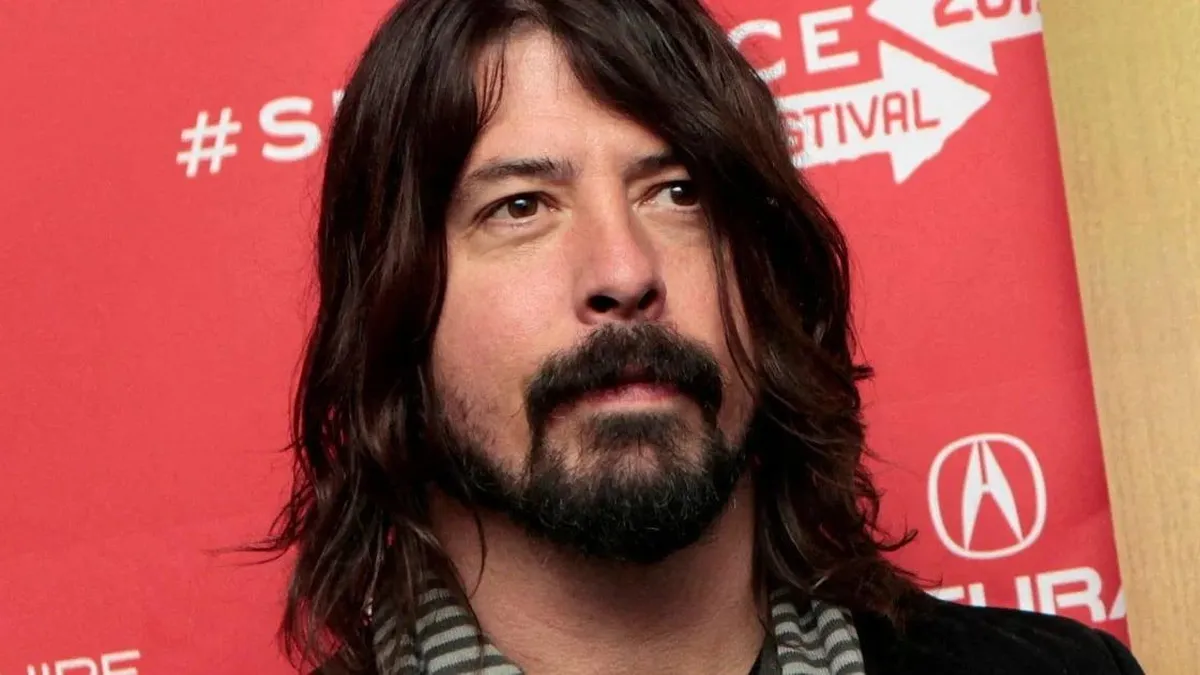 Dave Grohl sorprende al revelar que tuvo una hija fuera del matrimonio.
