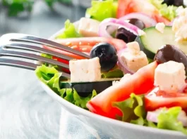 Consejos dietéticos de un experto para quienes usan Wegovy o Zepbound.