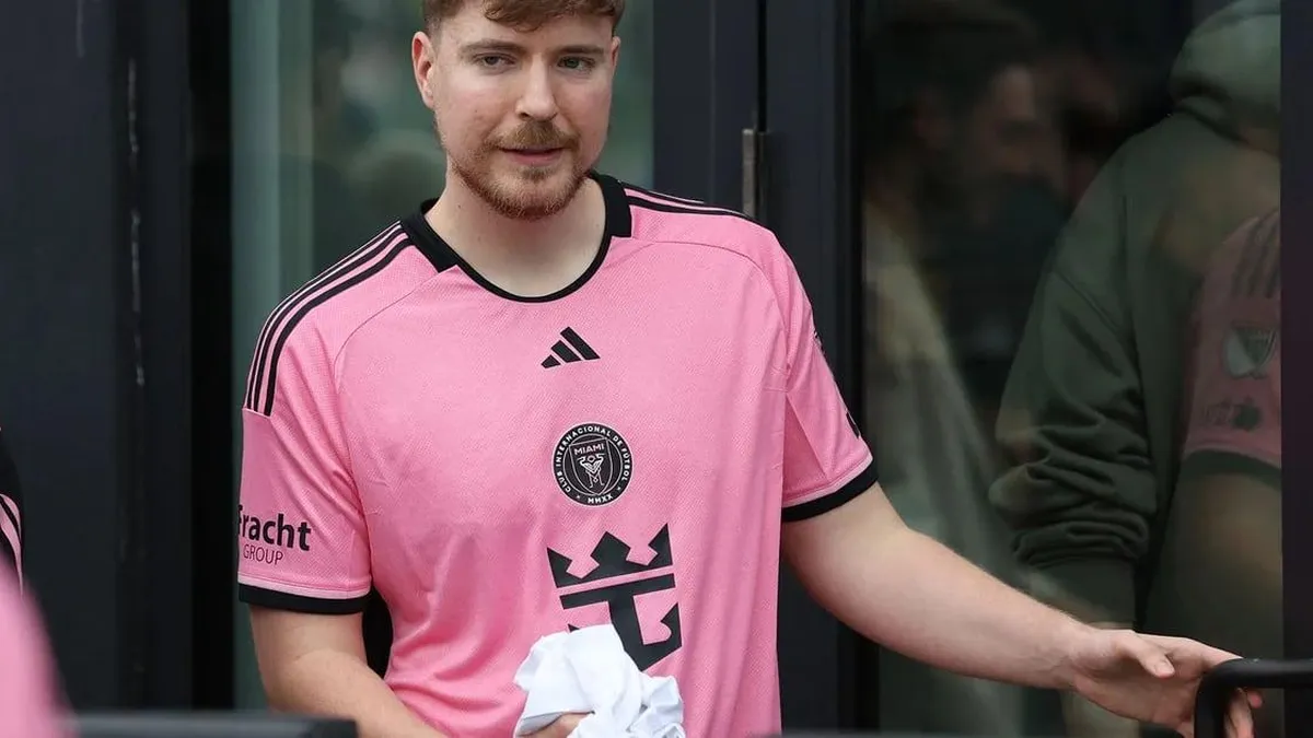 Ex empleado de Mr. Beast revela secretos del trabajo con el youtuber y amenaza con juicio. Ex empleado de Mr. Beast revela secretos del trabajo con el youtuber y amenaza con juicio.