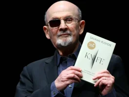 Salman Rushdie presenta su obra sobre el atentado que cambió su vida