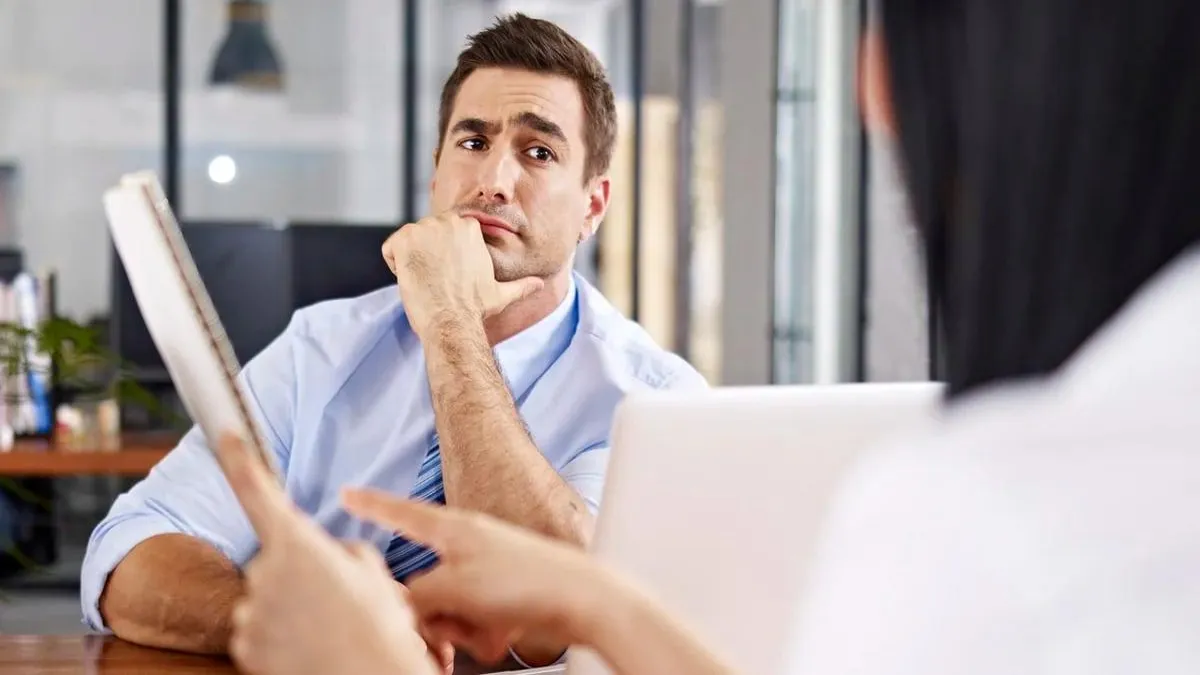 Descubre las señales clave para identificar una mentira a simple vista.