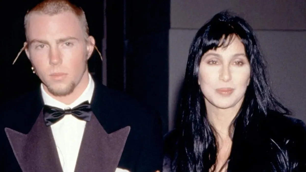 Cher concluye su batalla legal por la tutela de su hijo Elijah Blue Allman tras nueve meses.