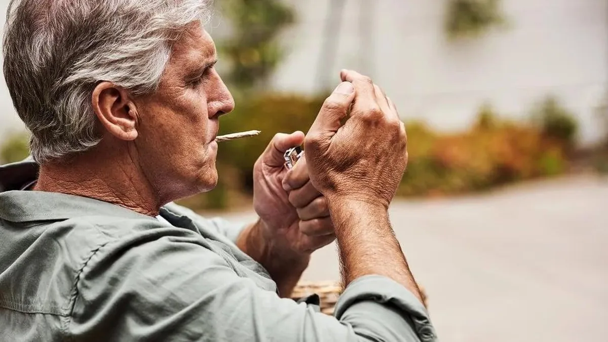 Dejar de fumar reduce rápidamente el riesgo de fibrilación auricular.