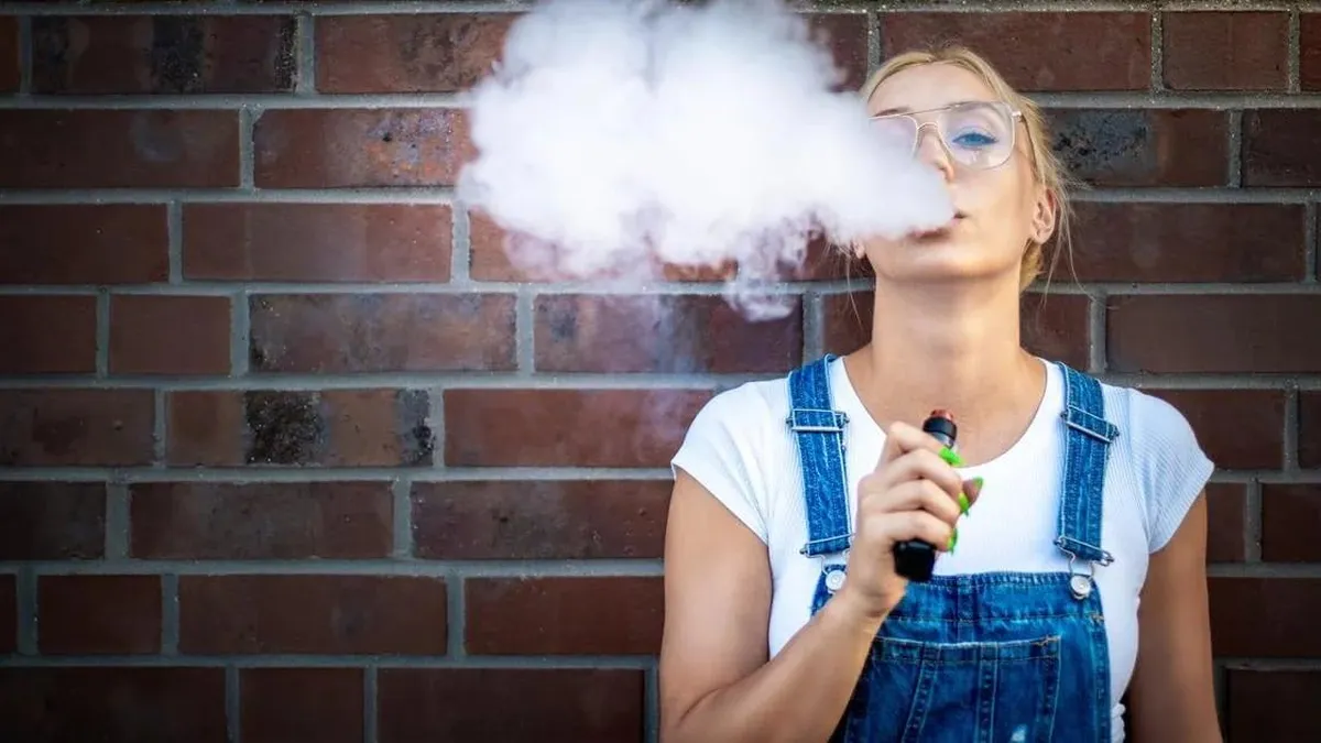 Estudiantes que vapean enfrentan desafíos en su rendimiento cognitivo