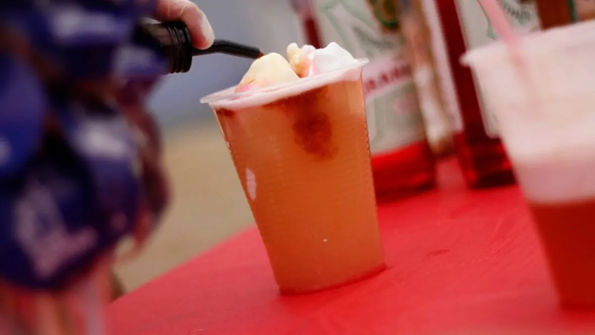 Patriotas alertan sobre el aumento en precios tras los terremotos; fondas abiertas al público.