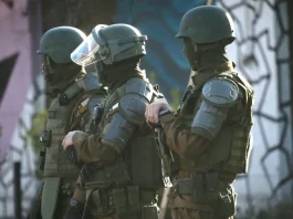 Desalojo en Santiago: vivienda utilizada para drogas y fiestas clandestinas.