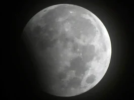 Eclipse lunar parcial en Fiestas Patrias: descubre su horario en Chile.