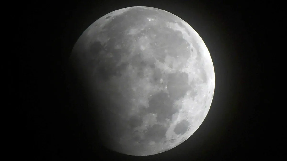 Eclipse lunar parcial en Fiestas Patrias: descubre su horario en Chile.