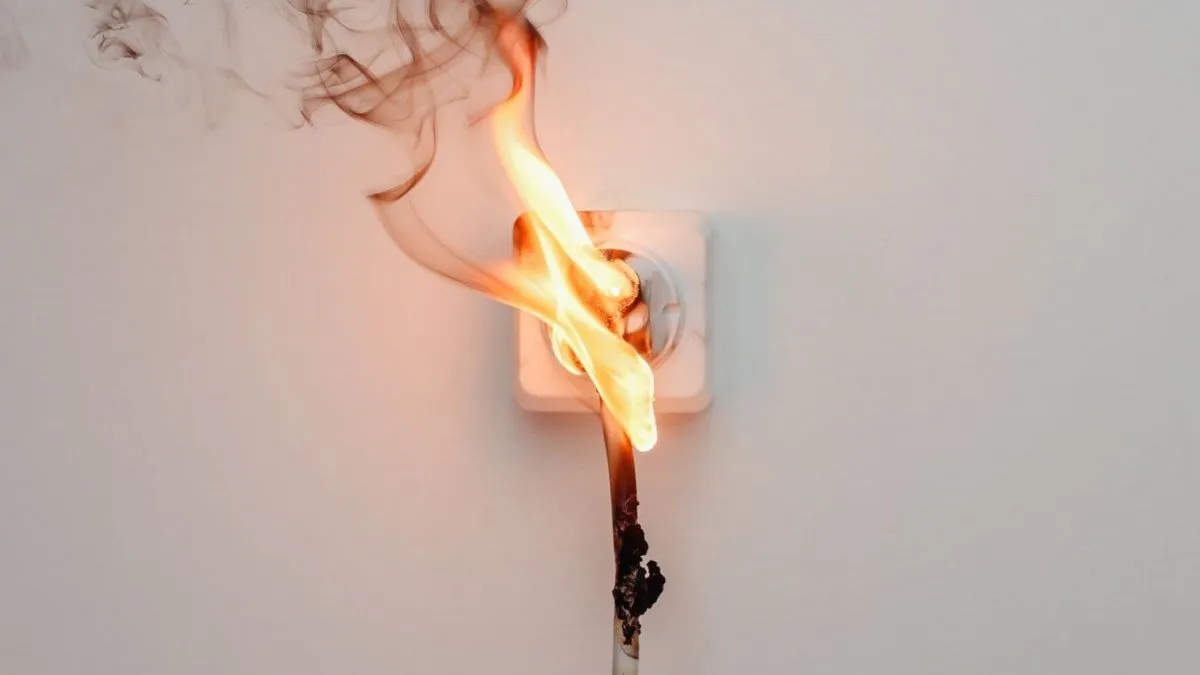 Descubre el electrodoméstico que debes desconectar para ahorrar energía y cuidar tu hogar.