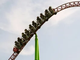 Descubre el mejor asiento en montañas rusas según un ingeniero experto.