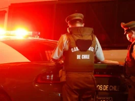 Persecución policial culmina en tragedia: delincuente fallece tras volcar auto robado.