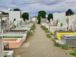 Ladrón confiesa haber ocultado especies robadas en un cementerio de Quellón.