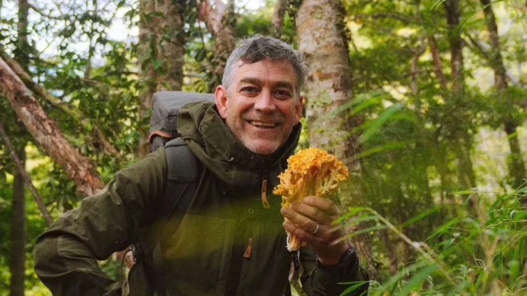 Felipe Braun explora la naturaleza en su nuevo programa de TV en el sur de Chile. Felipe Braun explora la naturaleza en su nuevo programa de TV en el sur de Chile.